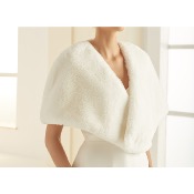 Bolro de marie crois fausse fourrure ivoire