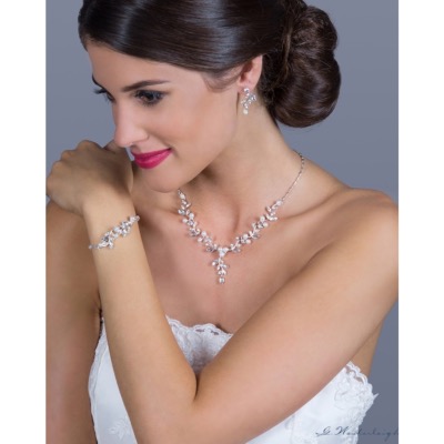 Parure de mariée avec cristaux et perles