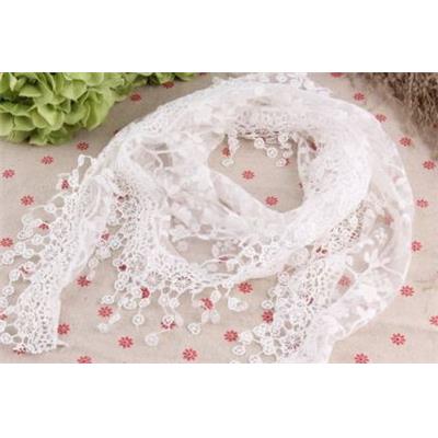 Etole dentelle blanche