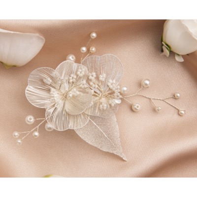 Barette clip pour coiffure de mariage fleurs 3D ivoire et argenté