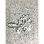 Attache-traîne de mariage artisanal en dentelle et perles