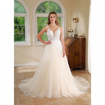 Achat en ligne Robe de mariée AYA ivoire T 42 tulle, broderies, dentelle , bretelles 