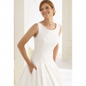 Destockage! Robe de mariée Fortuna T 36 trapèze jacquard avec poches Bianco Evento