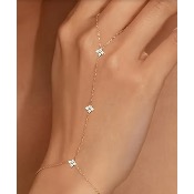 Bijou de main doré avec zircone