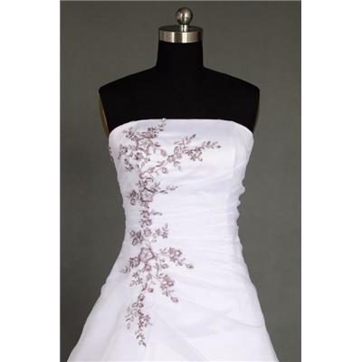 Robe de mariée sur mesure Emma blanche ou ivoire et lilas
