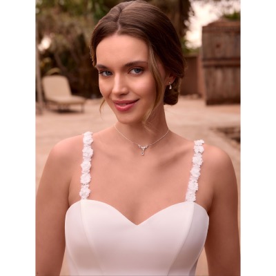 Bretelles de mariée en tulle avec fleurs et perles