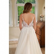 Achat en ligne Robe de mariée AYA ivoire T 42 tulle, broderies, dentelle , bretelles 